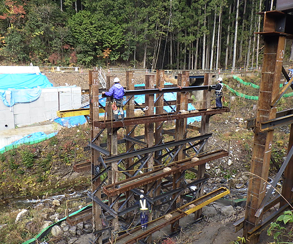 仮橋工：3.水平継材・斜材等の設置1