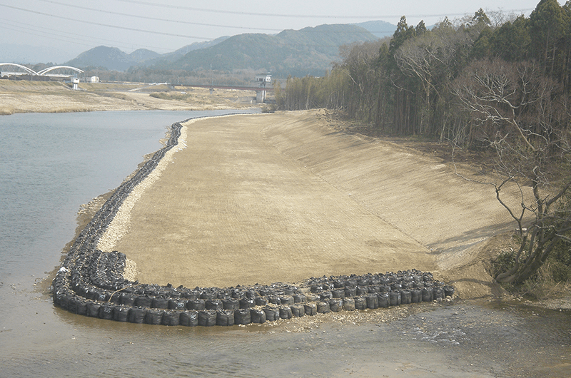 豊川上流河道掘削工事