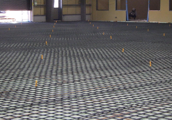 シンワ御津工場建設工事(ｺﾝｸﾘｰﾄ打設前・OAフロア)1