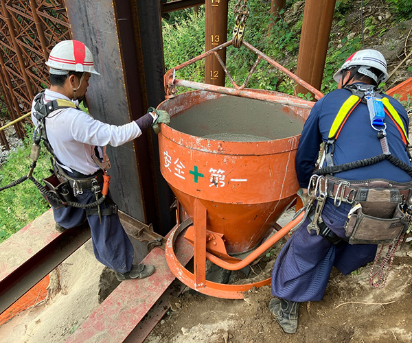 令和4年度　設楽ダム瀬戸設楽線松戸地区工事用進入路工事③3