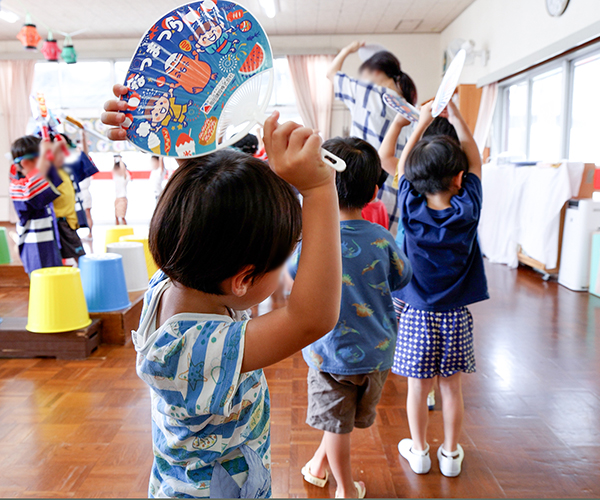 笑顔いっぱいの麻生田保育園 夏祭りにプレゼントをお届けしました！1