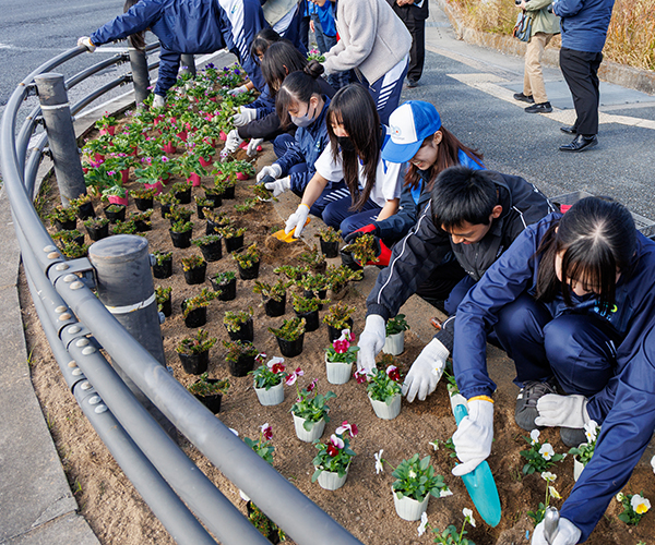 国府高校の皆さんと一緒にボランティアサポートプログラムを実施しました！2